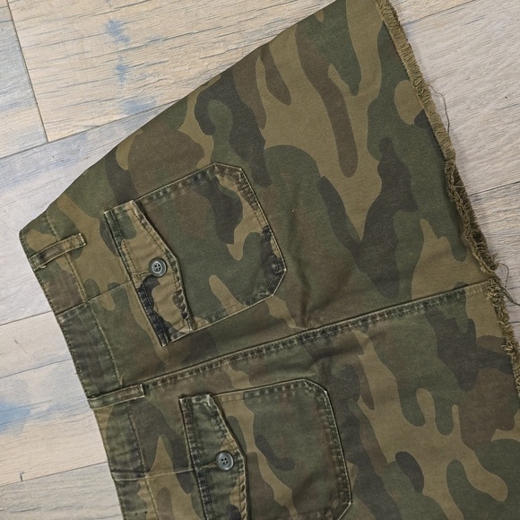 Blank NYC | Camouflage Camo Denim Mini Skirt 27​ - Picture 12 of 13